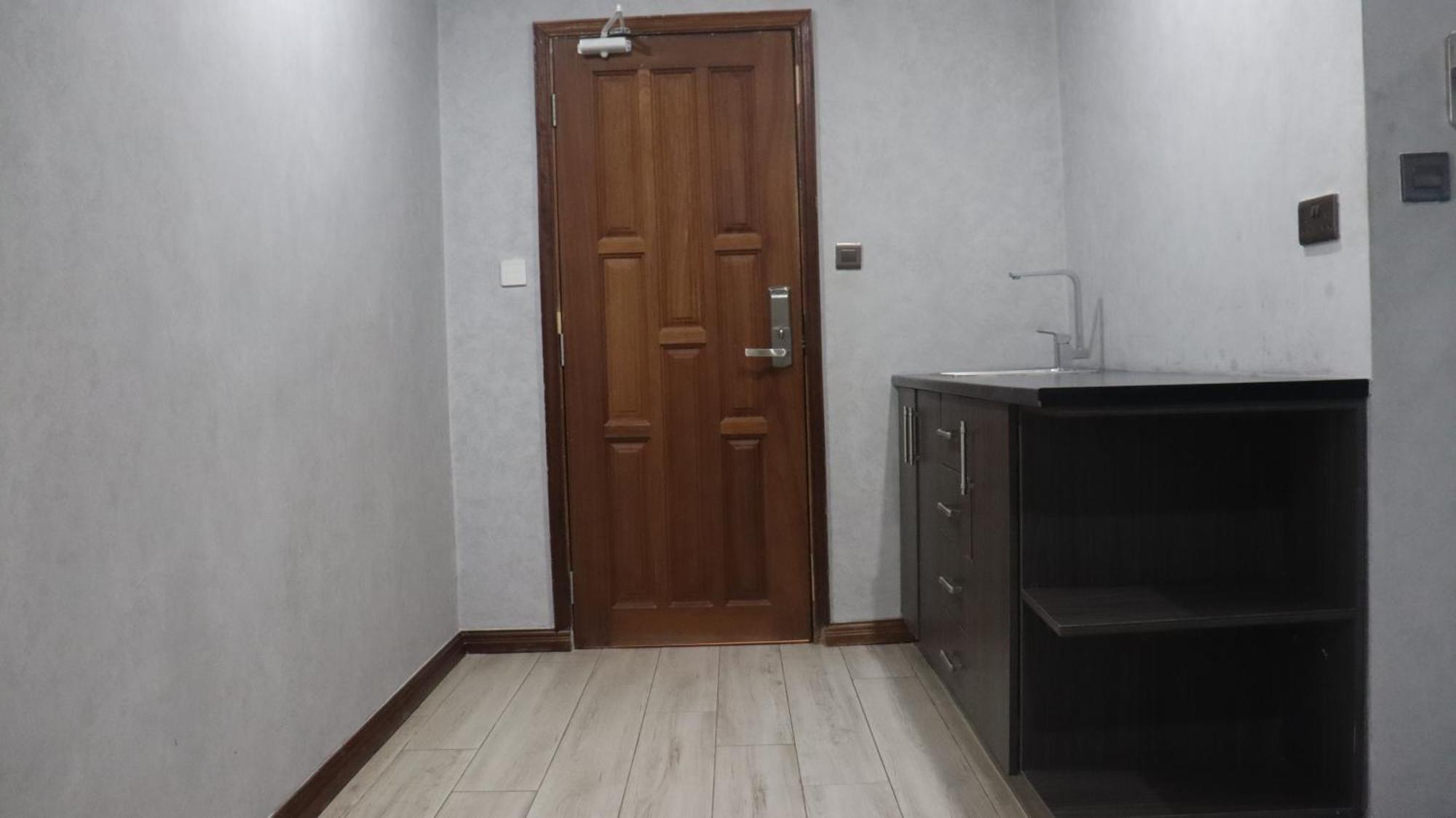 Отель Charchoma Restaurant Момбаса Экстерьер фото
